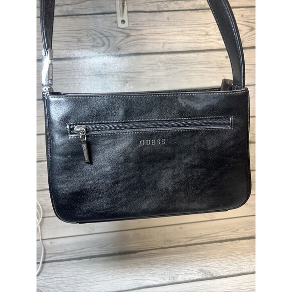 Guess Vintage Black Shoulder Bag Zip Closure Soft Leather 10 X 6 Y2K - Picture 1 of 11